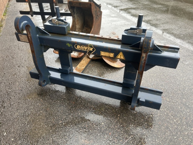 1503916-121 Traktorgrävare Huddig 1260C med tiltrotator + redskap