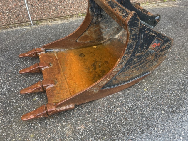 1503916-124 Traktorgrävare Huddig 1260C med tiltrotator + redskap