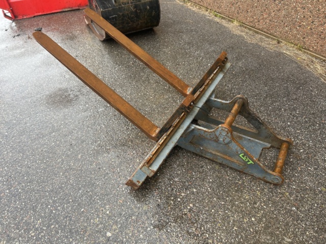 1503916-131 Traktorgrävare Huddig 1260C med tiltrotator + redskap