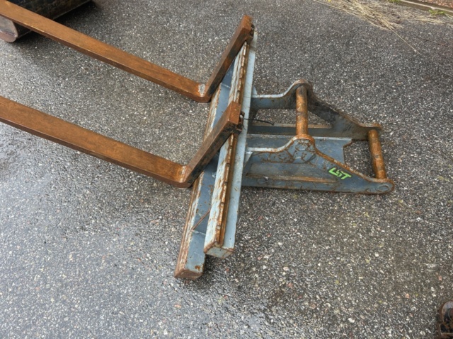 1503916-133 Traktorgrävare Huddig 1260C med tiltrotator + redskap