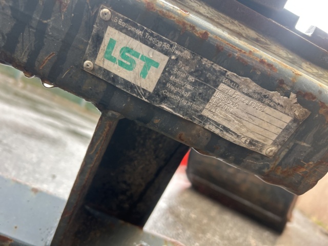 1503916-136 Traktorgrävare Huddig 1260C med tiltrotator + redskap