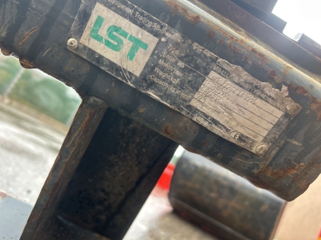 1503916-137 Traktorgrävare Huddig 1260C med tiltrotator + redskap
