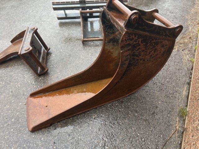 1503916-139 Traktorgrävare Huddig 1260C med tiltrotator + redskap