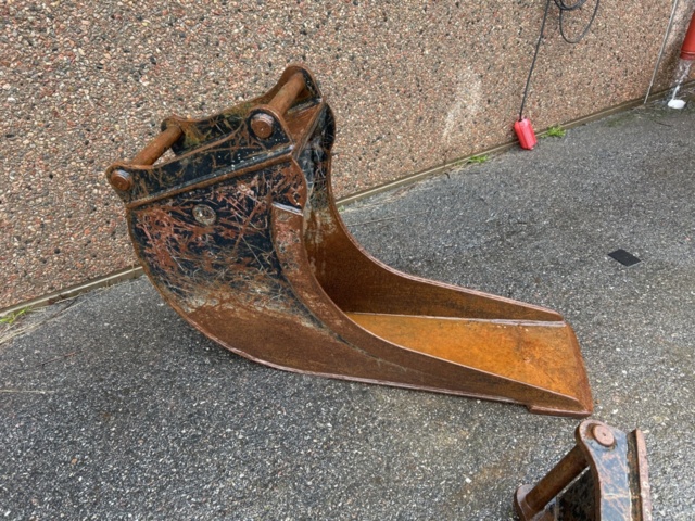 1503916-141 Traktorgrävare Huddig 1260C med tiltrotator + redskap