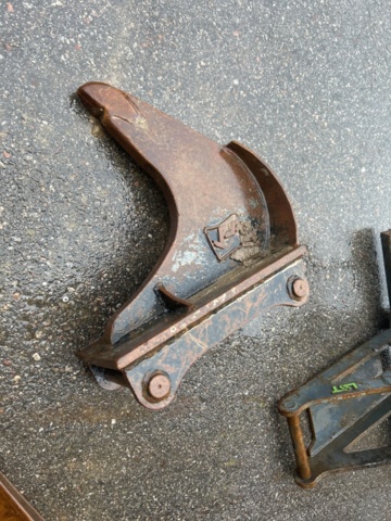 1503916-148 Traktorgrävare Huddig 1260C med tiltrotator + redskap