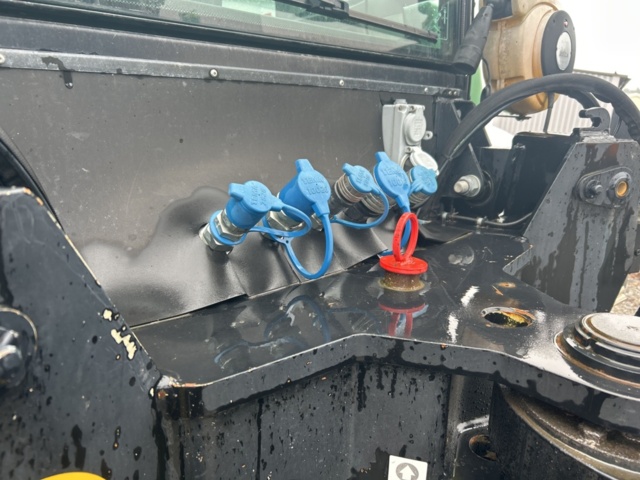 1503916-65 Traktorgrävare Huddig 1260C med tiltrotator + redskap