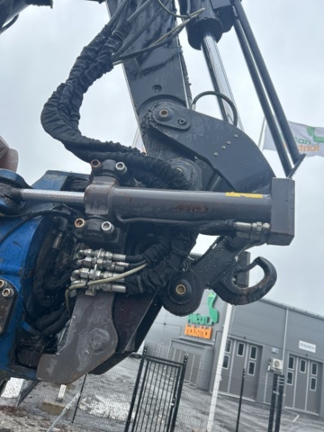 1503916-73 Traktorgrävare Huddig 1260C med tiltrotator + redskap
