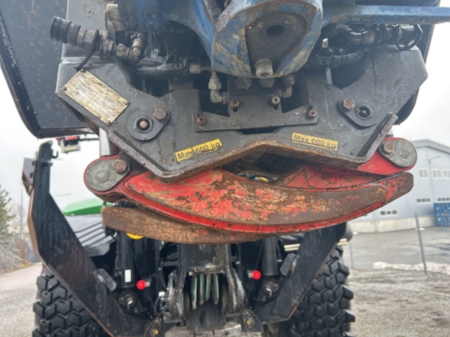 1503916-77 Traktorgrävare Huddig 1260C med tiltrotator + redskap