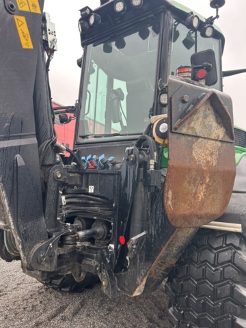 1503916-83 Traktorgrävare Huddig 1260C med tiltrotator + redskap