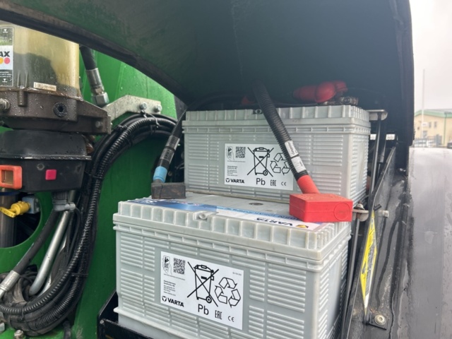 1503916-88 Traktorgrävare Huddig 1260C med tiltrotator + redskap