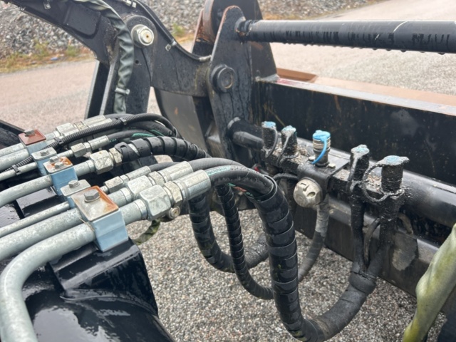 1503916-93 Traktorgrävare Huddig 1260C med tiltrotator + redskap