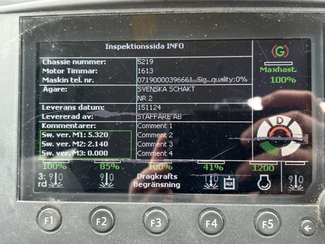 1503916-18 Traktorgrävare Huddig 1260C med tiltrotator + redskap