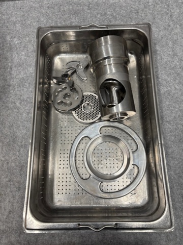1482427-8 Meat grinder with accessories - Avery Berkel 001-TR32RSQOU405T