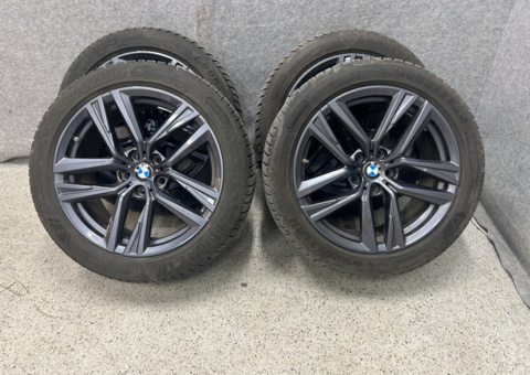 Bild som representerar auktionen - Vinterhjul på fälg BMW / AUDI