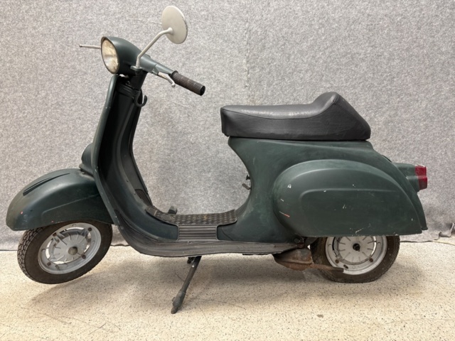 1482431-4 Vespa (Reparationsobjekt)