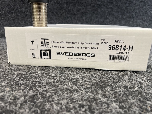 1507084-3 Tvättställsblandare Svedbergs Skule slät hög, svart matt