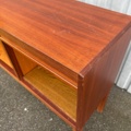 1482436-6 Sideboard