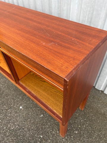 1482436-6 Sideboard