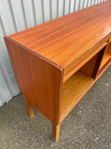 1482436-7 Sideboard