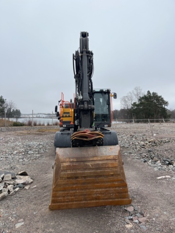 1277286-2 Hjulgrävare med vagn, tiltrotator och redskap - Volvo EW160E -2020