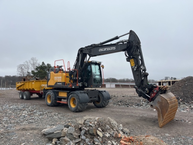 1277286-3 Hjulgrävare med vagn, tiltrotator och redskap - Volvo EW160E -2020