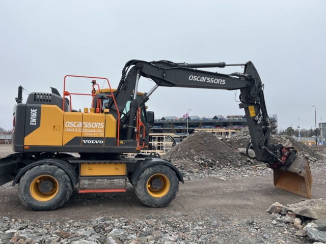 1277286-4 Hjulgrävare med vagn, tiltrotator och redskap - Volvo EW160E -2020