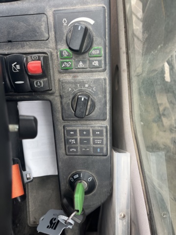 1277286-35 Hjulgrävare med vagn, tiltrotator och redskap - Volvo EW160E -2020
