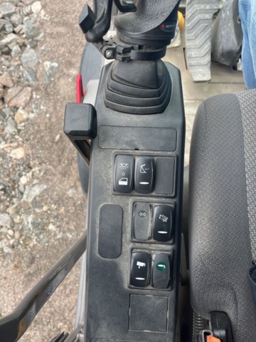 1277286-37 Hjulgrävare med vagn, tiltrotator och redskap - Volvo EW160E -2020