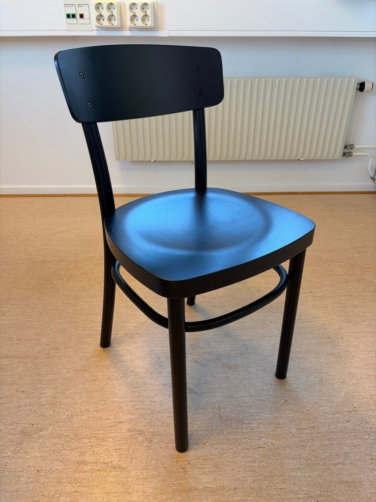 Table with chairs - Ikea Idolf | PS Auction