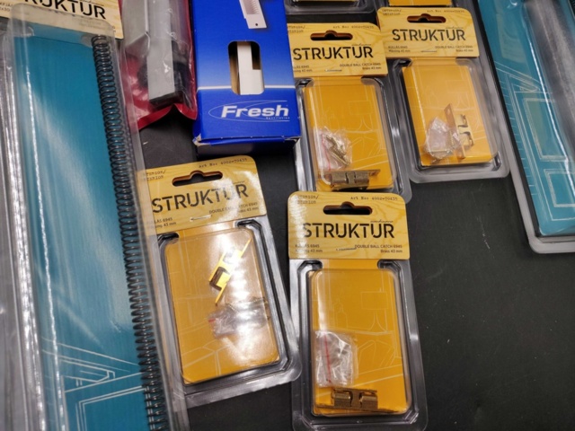 1492039-3 Beslag & fjädrar 25 st - Habo, Struktur, Fresh, ventilbeslag, tryckfjädrar, kulspärrar