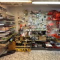1511111-11 Reservdelslager med komponenter och maskindelar för trädgårdsmaskiner
