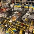 1511111-24 Reservdelslager med komponenter och maskindelar för trädgårdsmaskiner