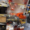 1511111-35 Reservdelslager med komponenter och maskindelar för trädgårdsmaskiner