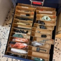 1511111-42 Reservdelslager med komponenter och maskindelar för trädgårdsmaskiner