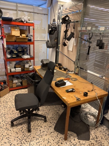 1511111-66 Reservdelslager med komponenter och maskindelar för trädgårdsmaskiner