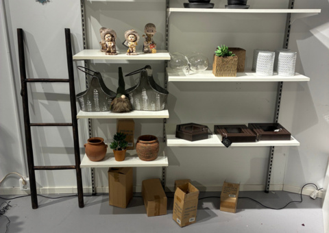 Bild som representerar auktionen - Avyttring partier med heminredning