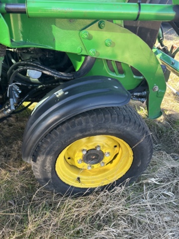 1427754-8 Kompakttraktor med frontlastare och redskap - John Deere 3720 -2013