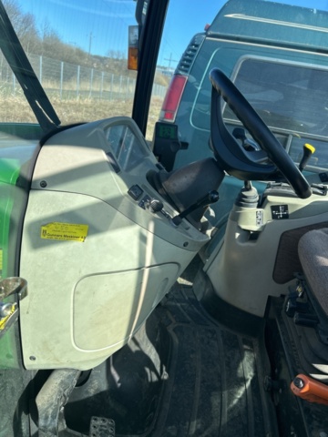 1427754-12 Kompakttraktor med frontlastare och redskap - John Deere 3720 -2013