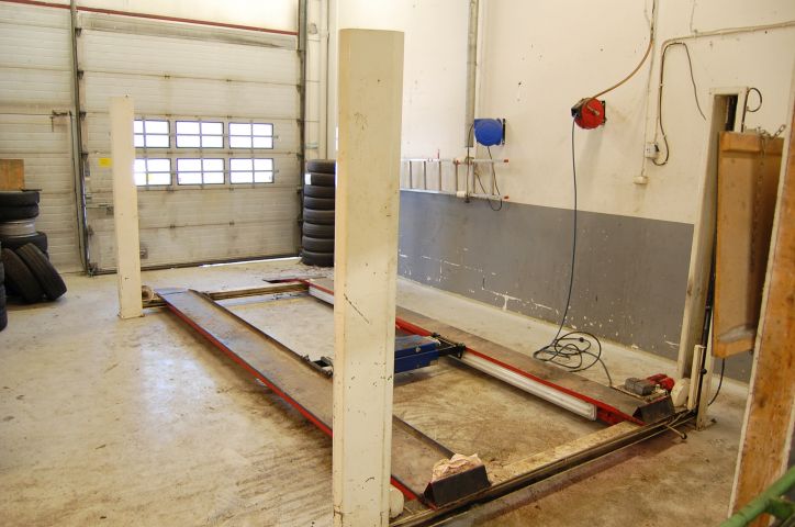 226015-1 1st 4-pelarlyft Koni 3500Kg med fräsch frihjulslyft 2600Kg.