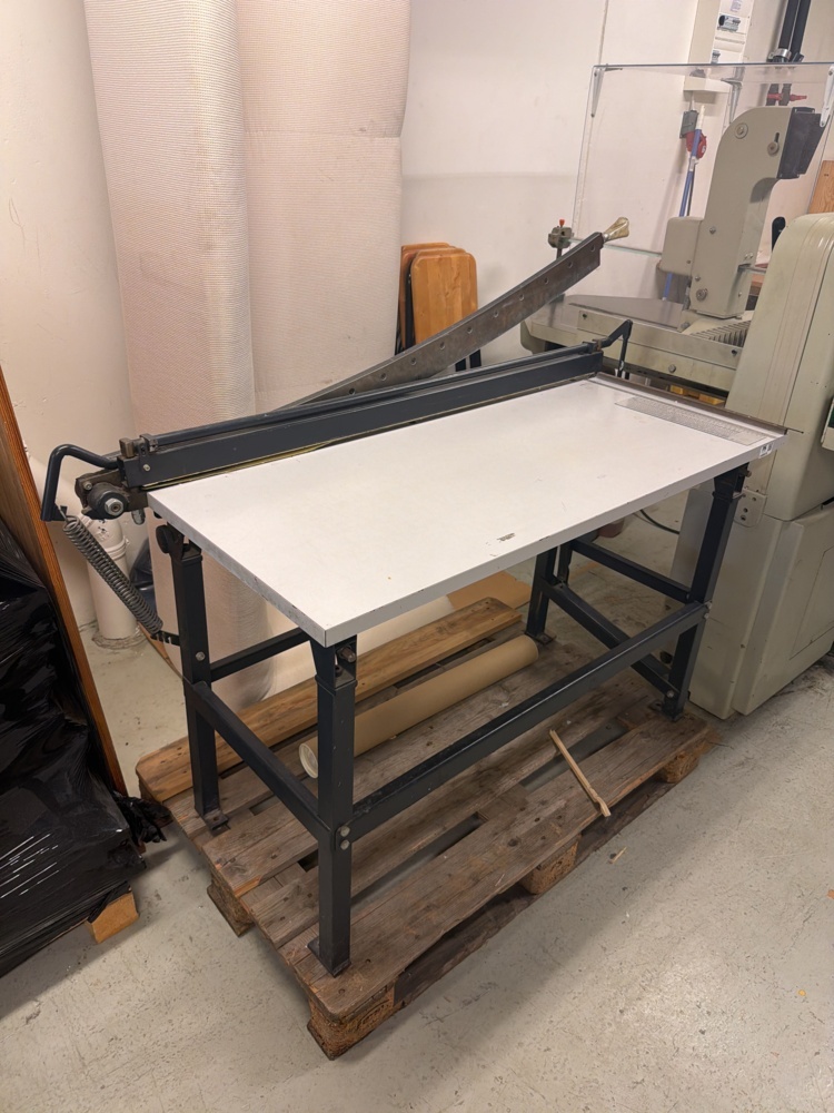 1469976-2 Skärbord