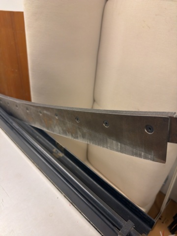 1469976-5 Cutting table
