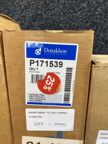 1512802-17 Larger range of filters from Donaldson, among others