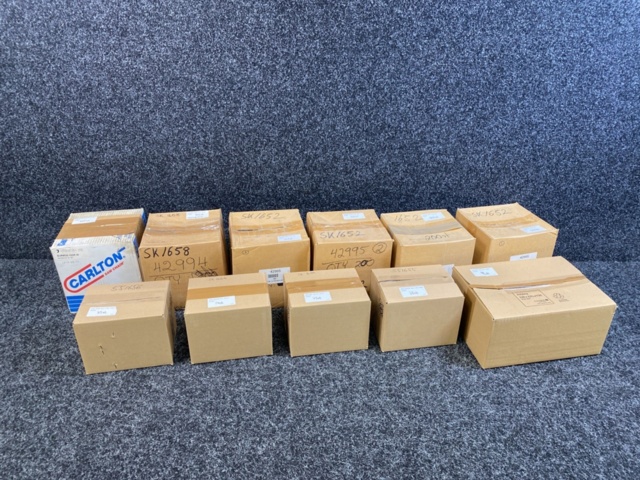 1512803-1 Assortment of inserts, drive links, side links etc.