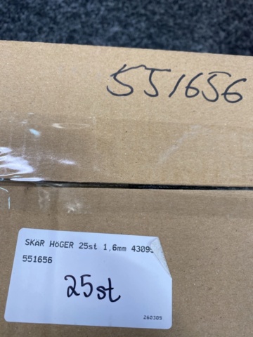 1512803-2 Assortment of inserts, drive links, side links etc.