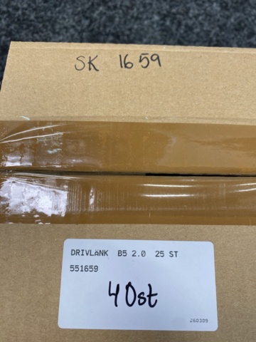 1512803-4 Assortment of inserts, drive links, side links etc.
