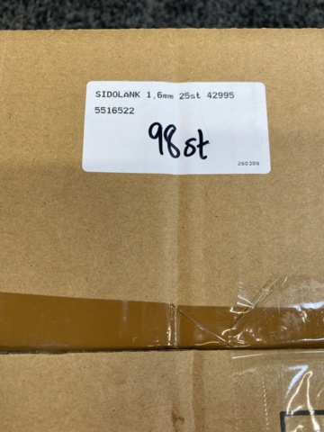 1512803-6 Assortment of inserts, drive links, side links etc.