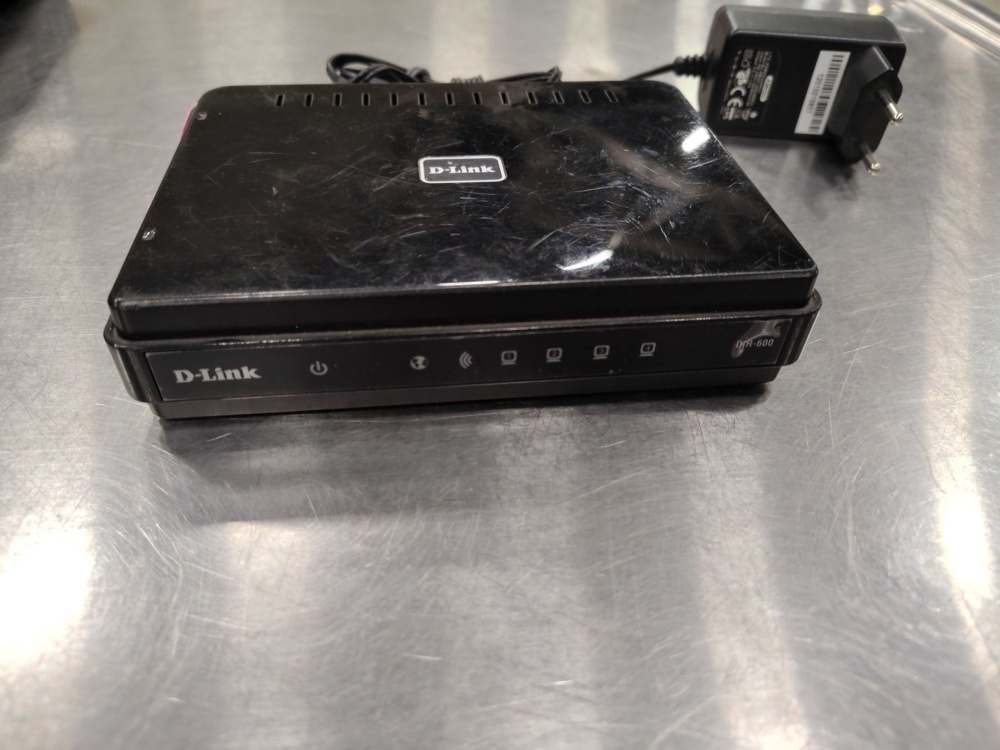 1512719-2 Router - D-Link DIR-600