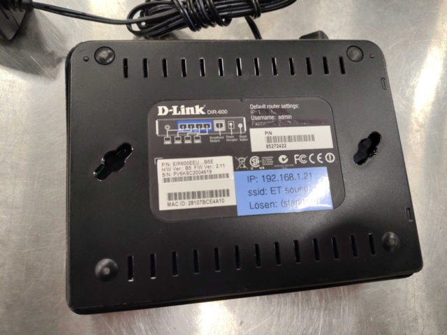 1512719-4 Router - D-Link DIR-600