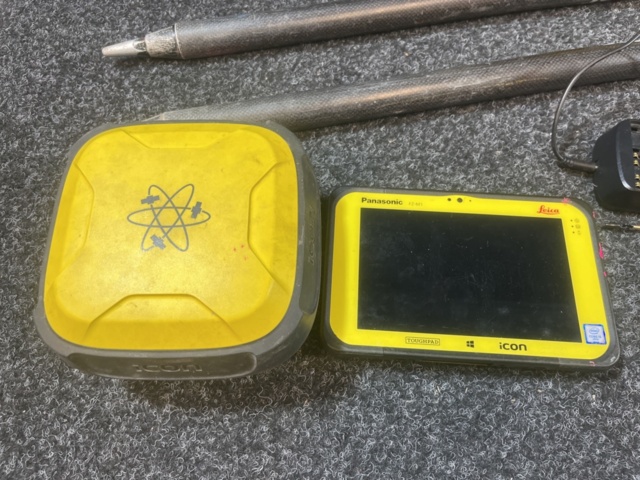 1351436-3 GNSS receiver with field controls and accessories - Leica iCON iCG70 / Panasonic FZ-M1 -2022