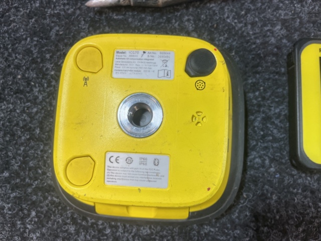 1351436-4 GNSS receiver with field controls and accessories - Leica iCON iCG70 / Panasonic FZ-M1 -2022